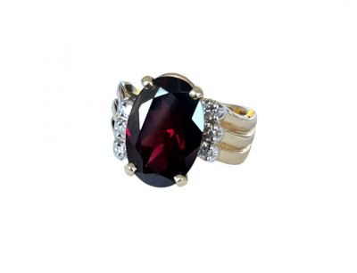 Vintage Garnet and Diamond Ring