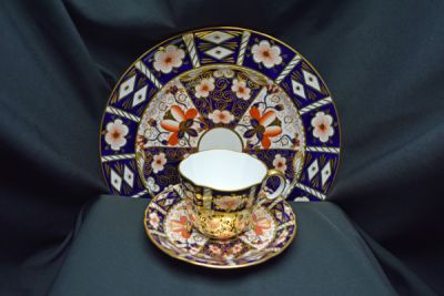 Royal Crown Derby - Traditional Imari 2451
