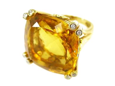 Vintage 46.90ct Citrine and Diamond 18kt Ring