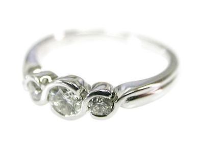 Modern Three Stone Diamond Ring