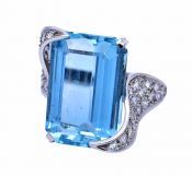 Vintage Aquamarine and Diamond Ring