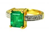 Vintage Emerald and Diamond Ring