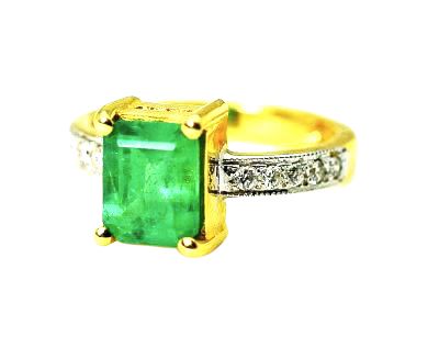 Vintage Emerald and Diamond Ring