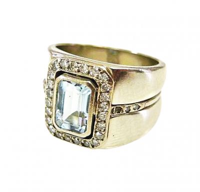 Vintage Aquamarine and Diamond Ring