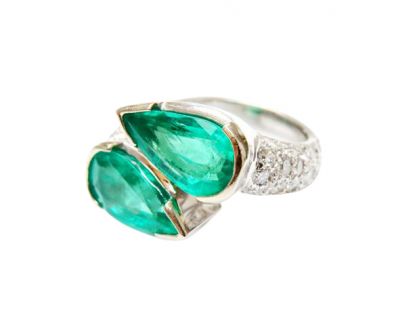 Vintage Emerald and Diamond Toi et Moi Ring