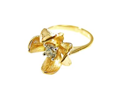 Diamond Solitaire Floral Ring
