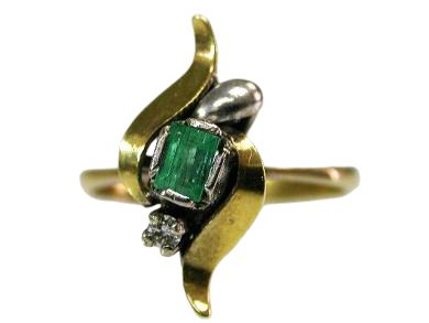 Vintage .19ct Emerald and Diamond 14kt Ring