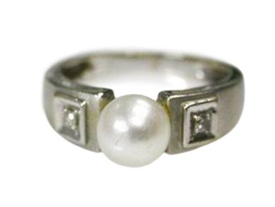 Pearl Ring
