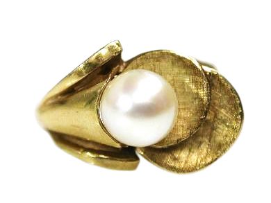 Pearl Ring