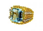 Vintage 12.70ct Aquamarine and Diamond 18kt Ring
