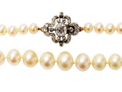 Vintage Graduated Pearl Necklace