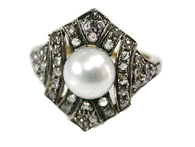 Vintage 7.45mm Freshwater Pearl and Diamond 18kt Ring