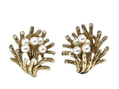 Vintage Coral Motif Cultured Pearl Earrings in 14kt Yellow Gold