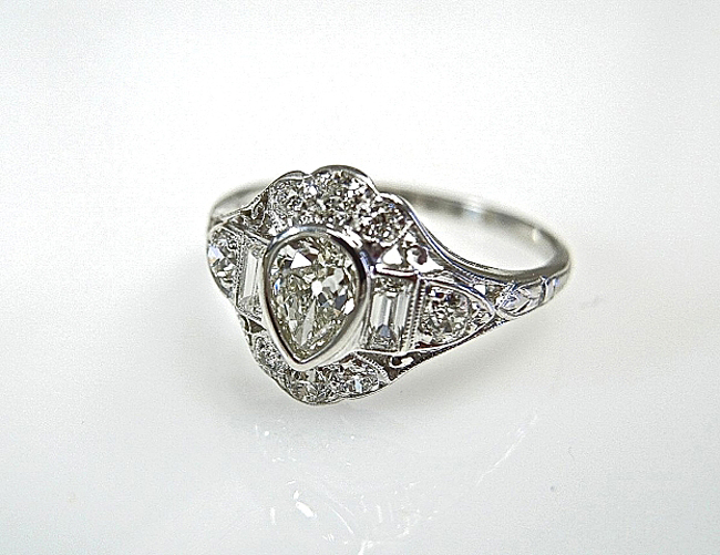 Vintage_Art_Deco_Platinum_Pear_Shaped_Diamond_Ring