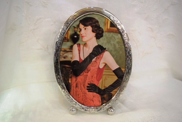 Wallace Sterling Silver Oval Frame on Ball Feet