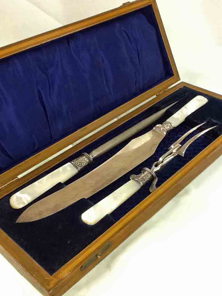 Toronto Star - MOP carving set